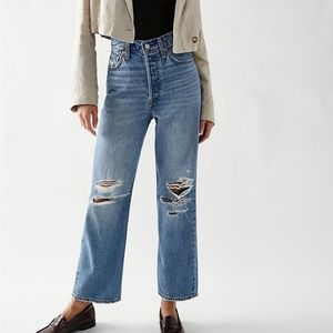 Levi’s Ribcage Straight Jean